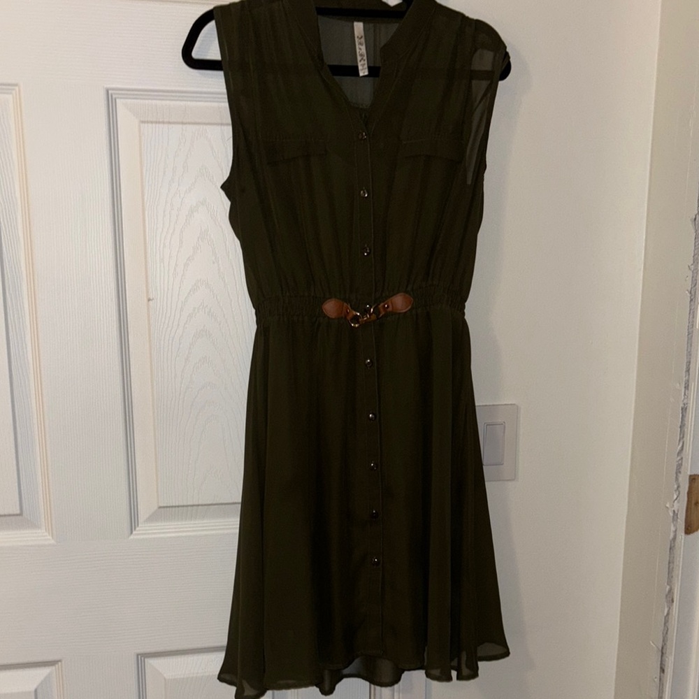 Elegant Olive Green Sleeveless Dress